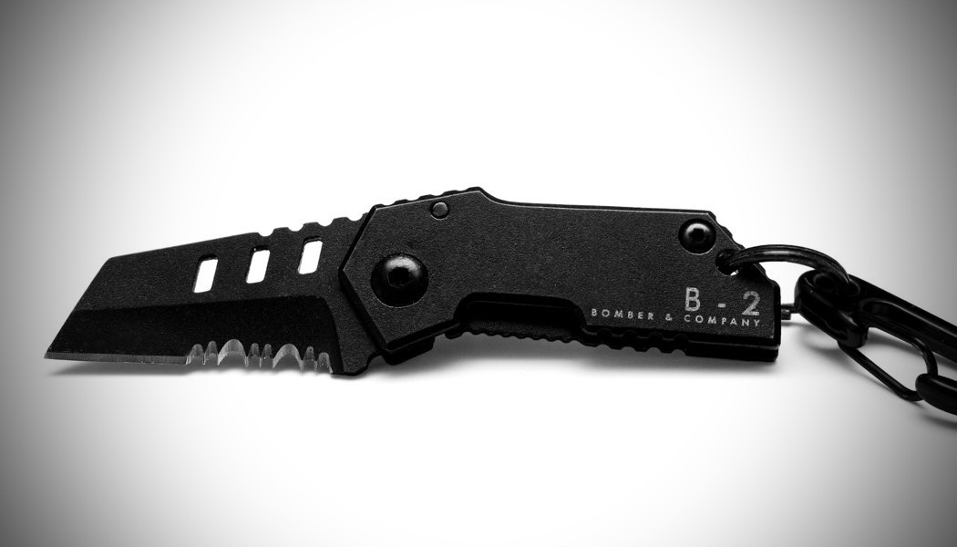 This Thumb-sized Pocket-blade Packs Some Punch - Yanko Design