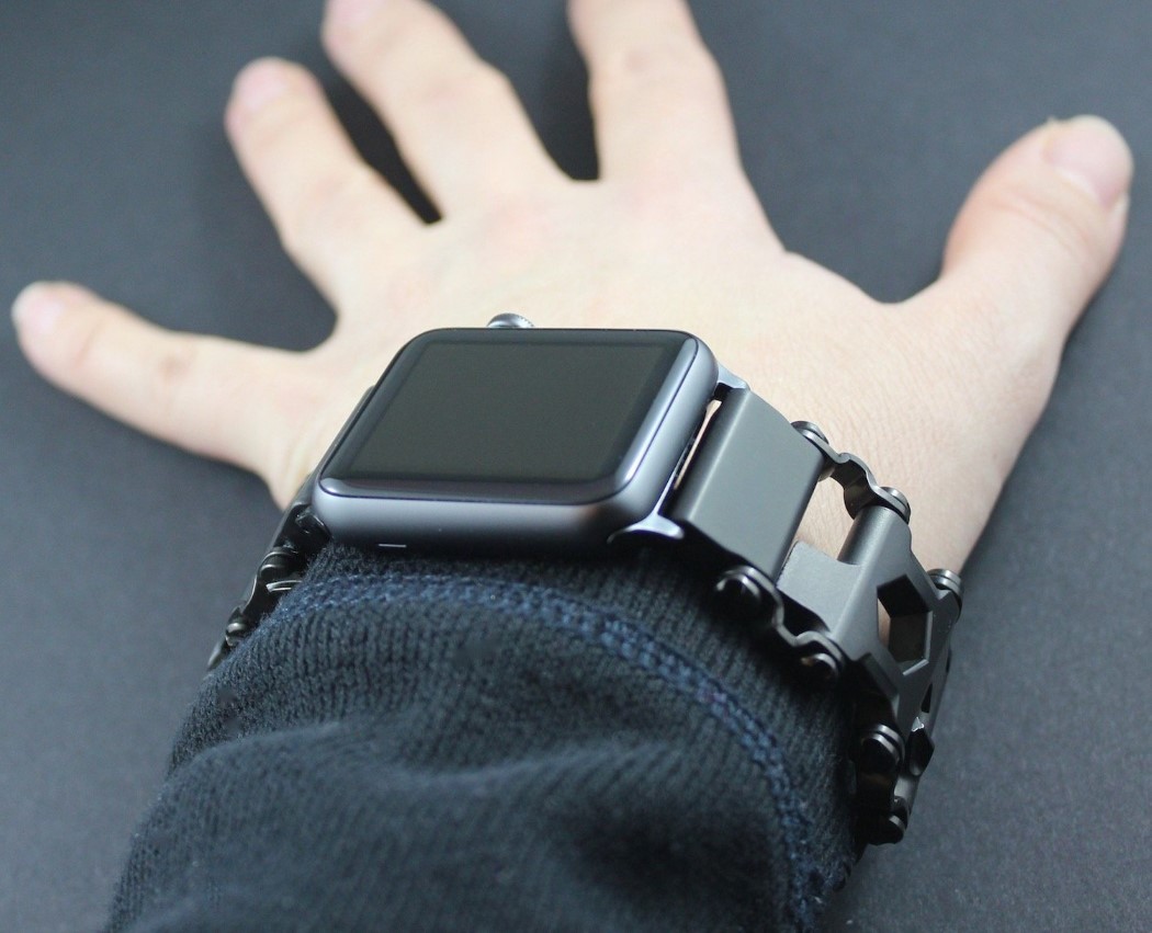 This nifty multitool watch-strap turns any smartwatch into the ultimate EDC  toolkit - Yanko Design