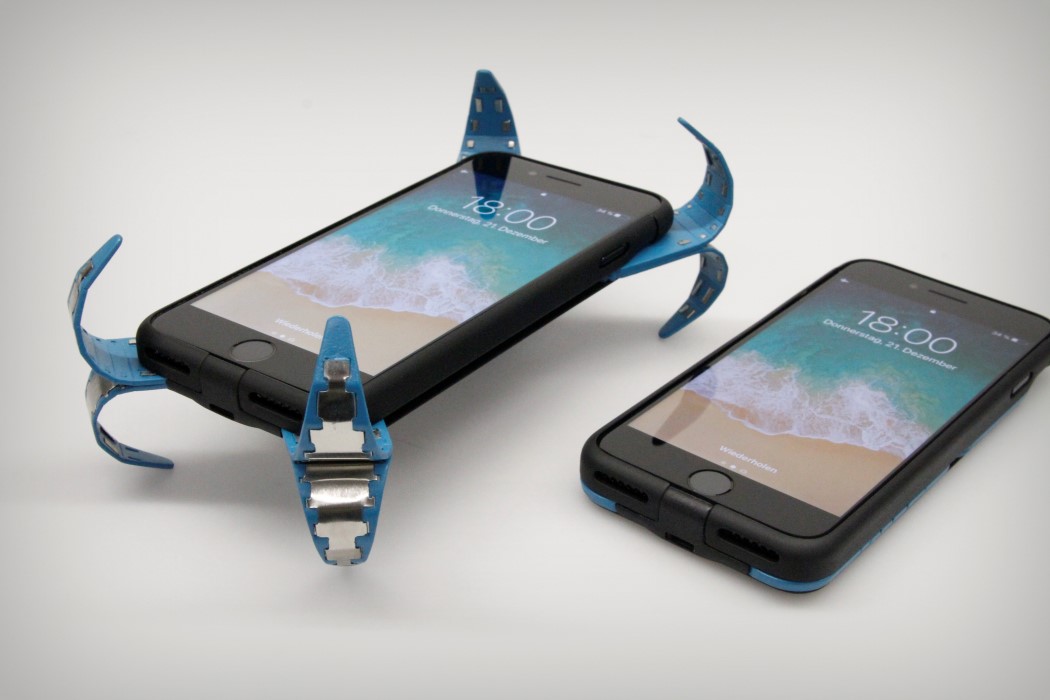 What if your smartphone was a bag? Honor turns the phone into a wearable -  Domus