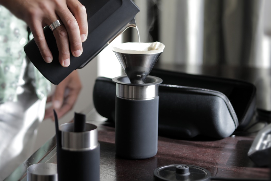 https://www.yankodesign.com/images/design_news/2019/08/make-barista-quality-coffee-anywhere-with-this-portable-pour-over-kit/pakt_barista_quality_coffee_anywhere2_layout.jpg