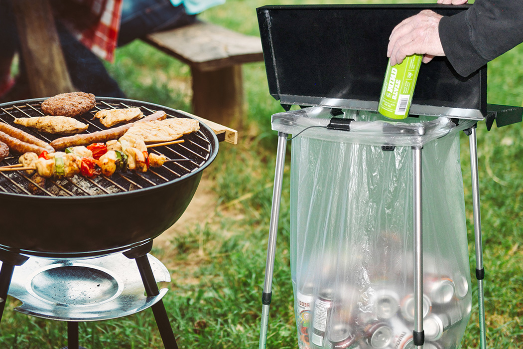 https://www.yankodesign.com/images/design_news/2019/09/designed-for-camping-trips-the-tailgater-is-a-traveling-disposal-bin-you-can-use-outdoors/kwik_feature.jpg