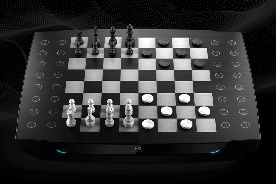 Square Off's autonomous chess board has self-moving pieces powered by AI -  Yanko Design