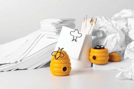 https://www.yankodesign.com/images/design_news/2019/11/these-paper-clips-will-have-you-buzzing-with-productivity/busy_bees_1-510x340.jpg