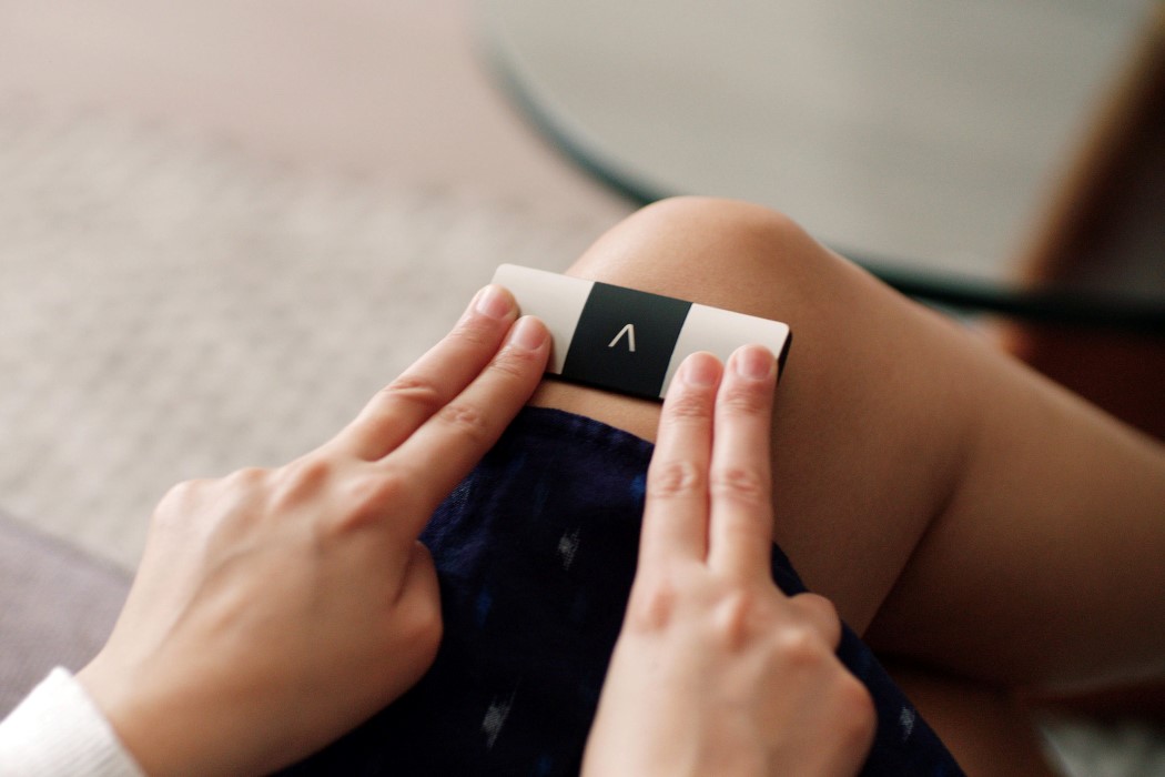 AliveCor KardiaMobile 6L is a 6 channel ECG in pocket size