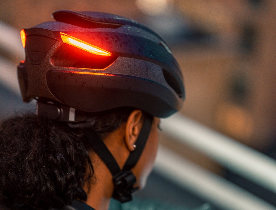 This smart bike helmet with turn signals instantly makes night riding