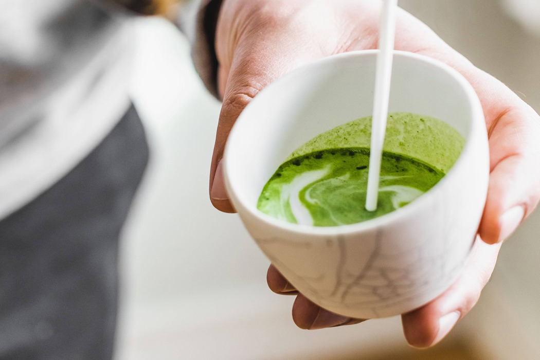Cuzen Matcha Maker review: How to make matcha with the press of a