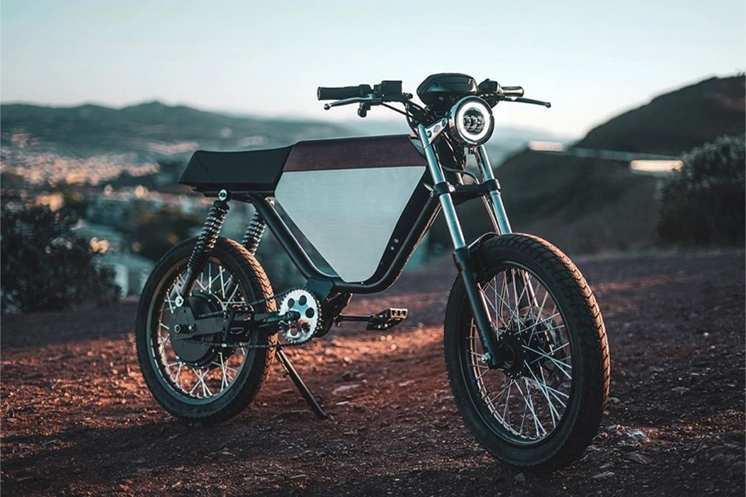 This retro yet electric moped delivers top speeds for riders