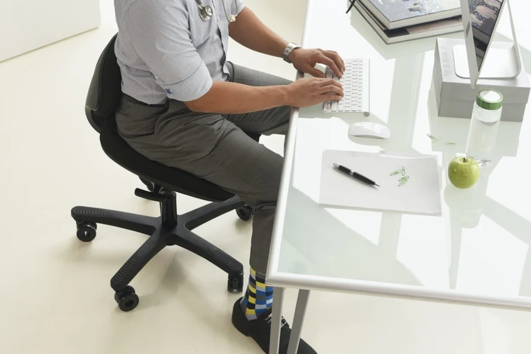 Ergonomic seat cushion is a doctor-designed lifeline for your lower back -  Yanko Design