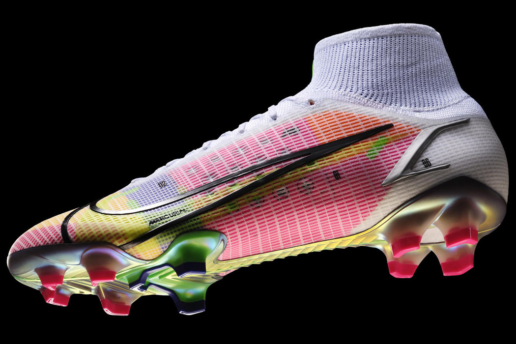Ik zie je morgen Opstand alliantie Nike's 2021 flagship football shoe is here and it draws inspiration from  the swiftness of a dragonfly! - Yanko Design