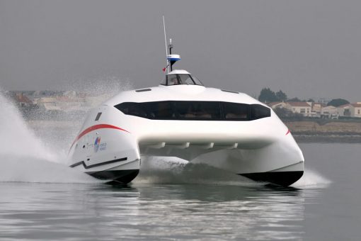 portless electric catamaran