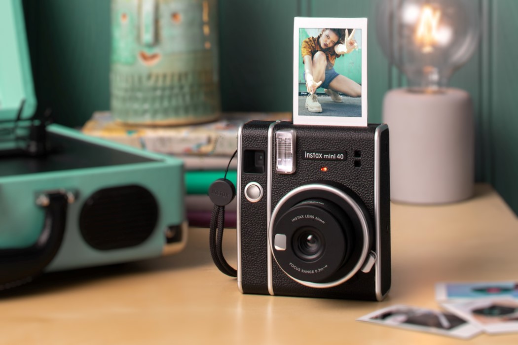 Fujifilm's Instax Mini 40 is a delightfully retro-looking instant camera! -  Yanko Design
