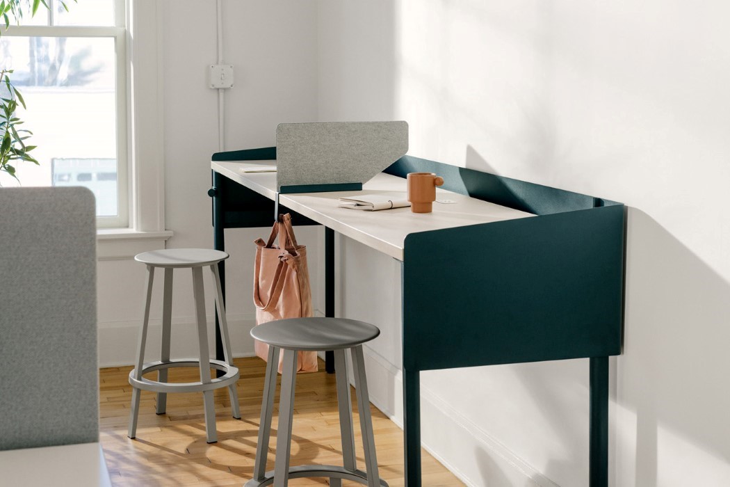 https://www.yankodesign.com/images/design_news/2021/04/herman-millers-latest-office-furniture-range-abandons-the-cubicle-and-promotes-social-freedom/herman_miller_oe1_8.jpg