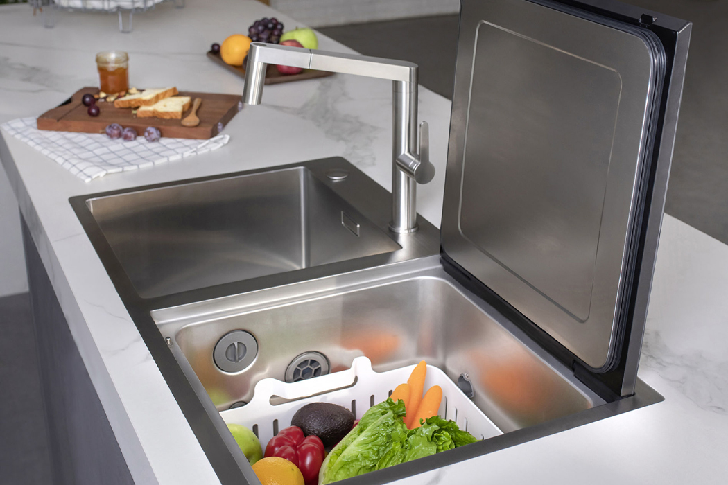 Kitchen sink with clean dishes and accessories, order and comfort