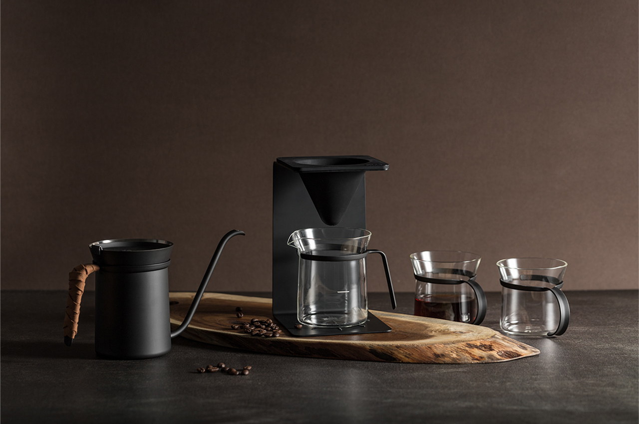 A sleek, automatic pour-over coffee machine designed to fit right on your  desk as you WFH - Yanko Design