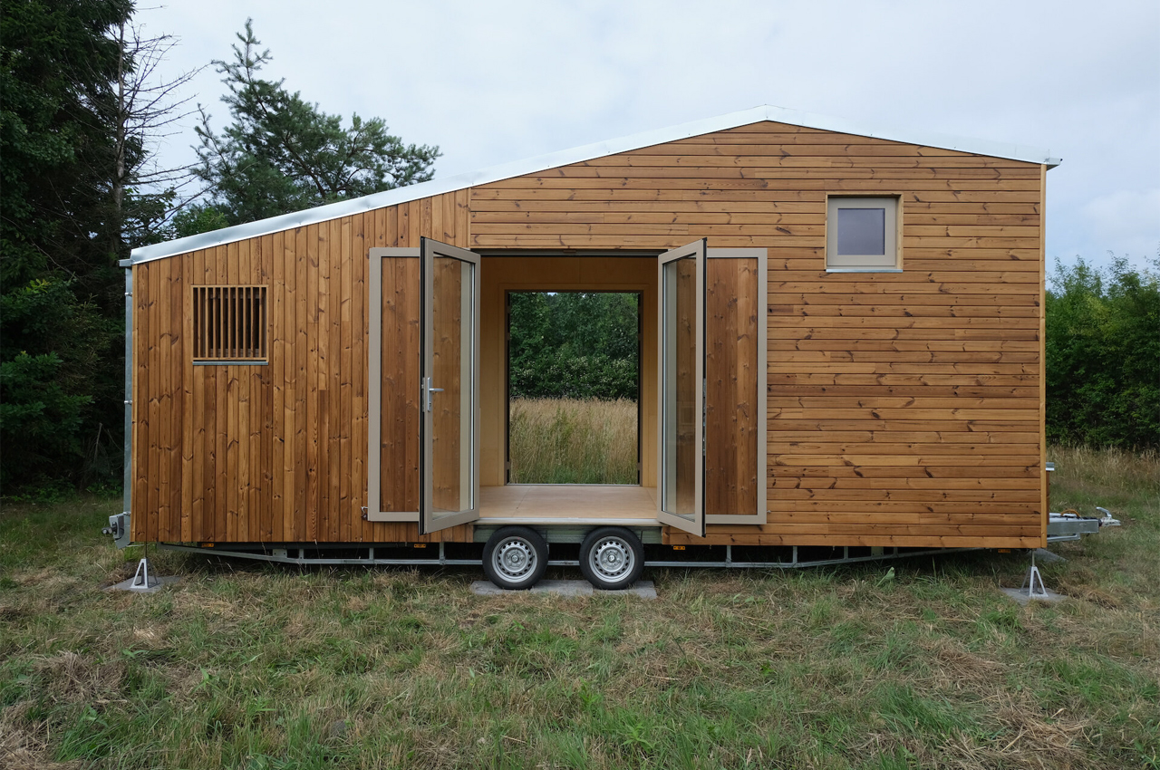 alcohol Bekend historisch This Scandinavian tiny home on wheels comes with off-grid features for an  eco-friendly escape to nature! - Yanko Design