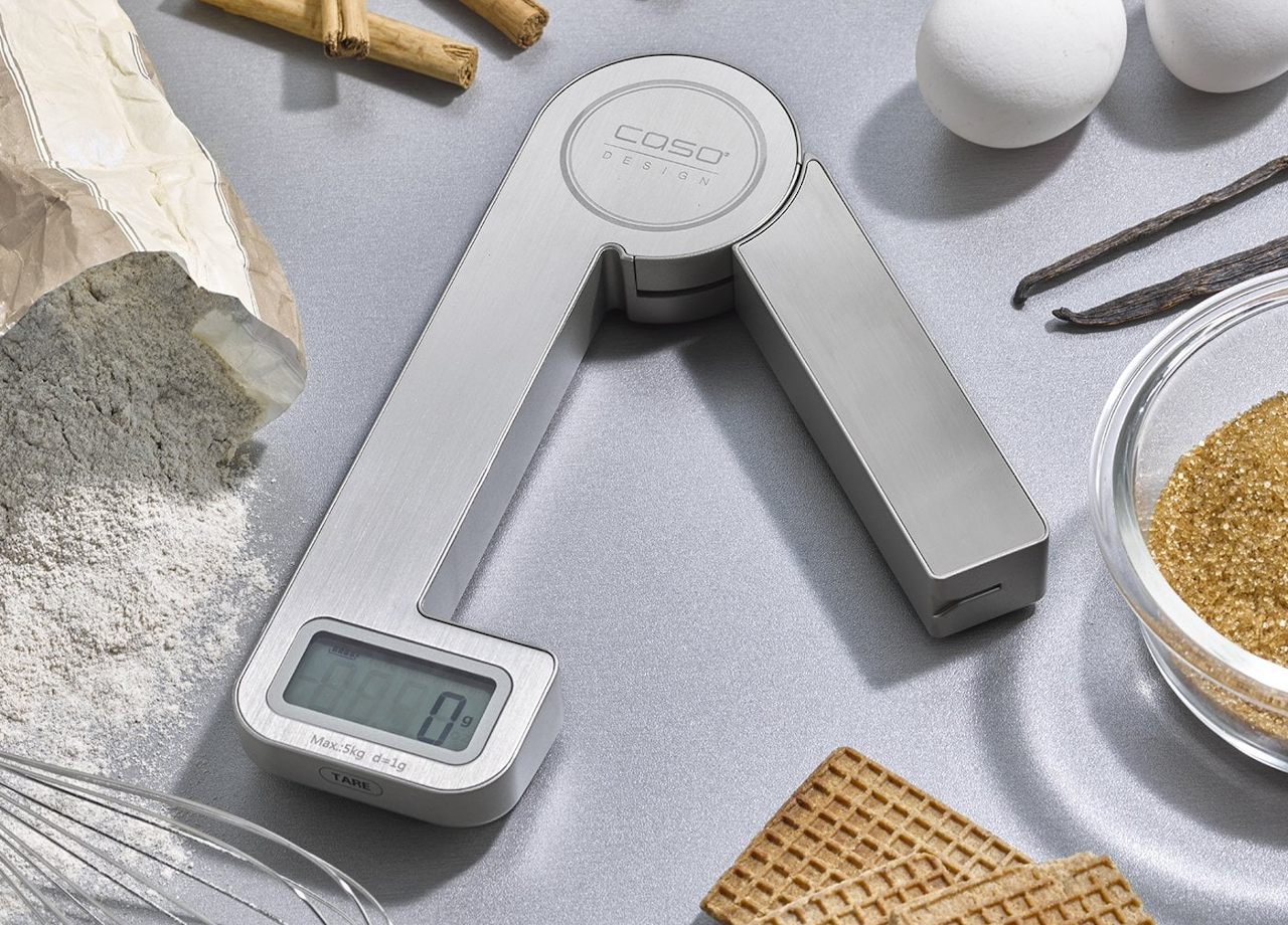 A folding digital kitchen scale that uses kinetic energy to help you go  battery-free - Yanko Design