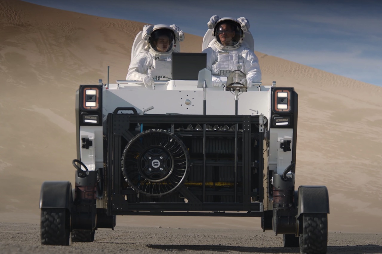 #Astrolab FLEX Rover ready to support humans and transport cargo on moon and Mars