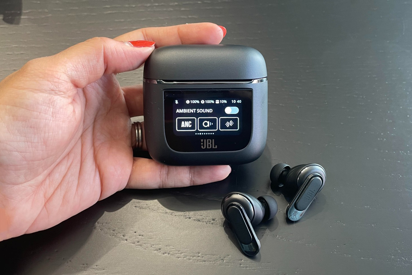 #JBL unveils the Tour PRO 2 TWS Earbuds with an actual touchscreen display on the charging case