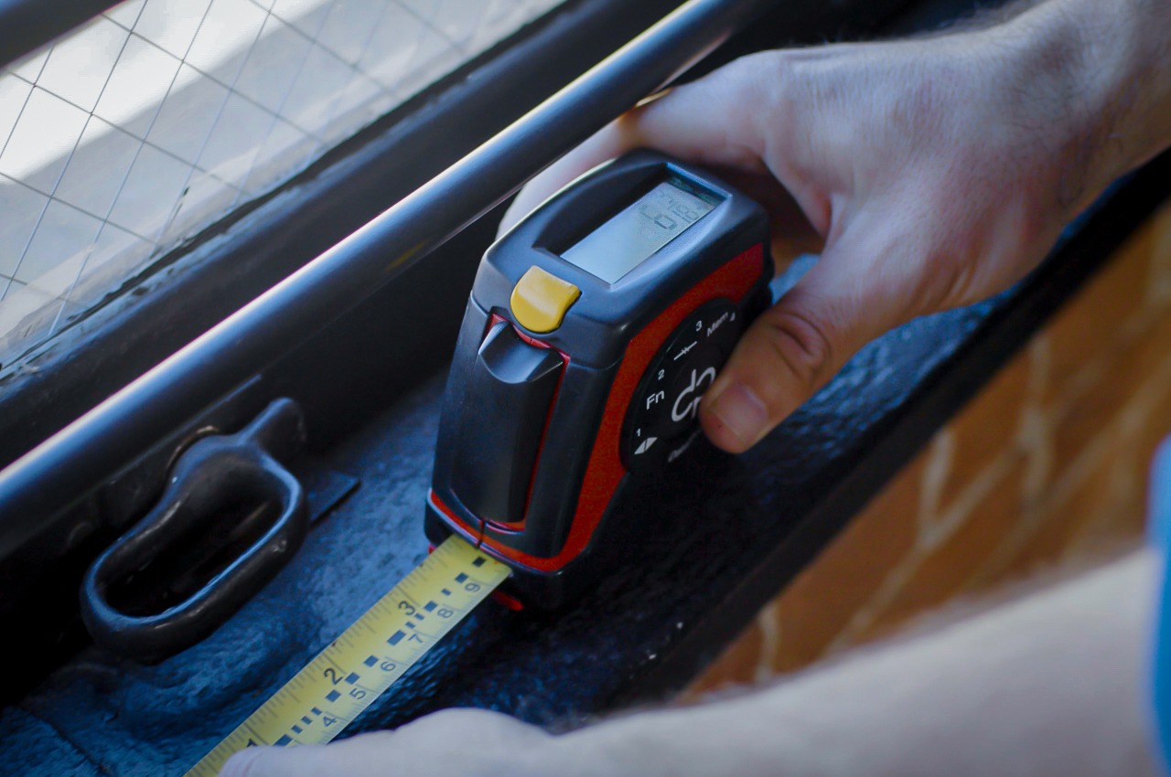 #This smart tape measure comes with a digital display and can turn measurements into spreadsheets
