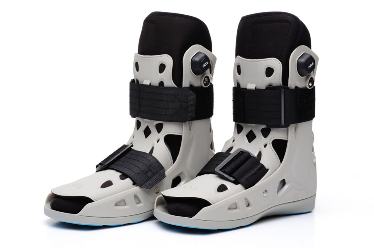 This medical boot sneaker (sans any fractures or sprain) is the footwear to  show-off - Yanko Design