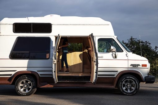 This DIY tiny home on wheels is a modernist haven inspired by desert  architecture! - Yanko Design