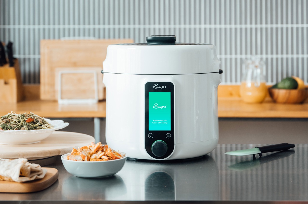https://www.yankodesign.com/images/design_news/2023/02/this_smart_pressure_cooker_and_air_fryer_is_a_powerhouse.jpg