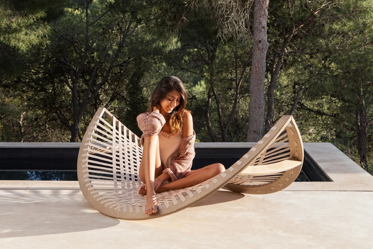 is Rocking-Chair porch, hybrid perfect - the by high-rise Design for your or This poolside, Hammock Yanko balcony even lounging