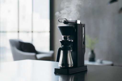 https://www.yankodesign.com/images/design_news/2023/06/aesthetic-automatic-coffee-machine-lets-you-experience-the-brewing-process/9-510x339.jpg