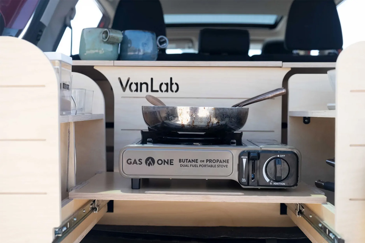 https://www.yankodesign.com/images/design_news/2023/08/this-custom-suv-kit-transforms-your-vehicle-into-a-tailgating-wonder-or-campers-paradise/VanLab-SUV-kit-6.jpg