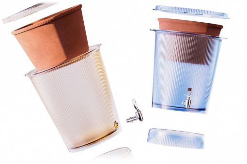 https://www.yankodesign.com/images/design_news/2023/08/water-filter-that-stacks-up-traditional-and-modern-technologies/Ecofiltro_water_filter_01-hero-510x339.jpg
