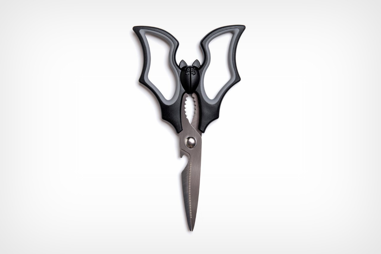 Adorable Bat-shaped Kitchen Scissors Cut Bags and Veggies, Crack Nuts, and  Open Bottles - Yanko Design