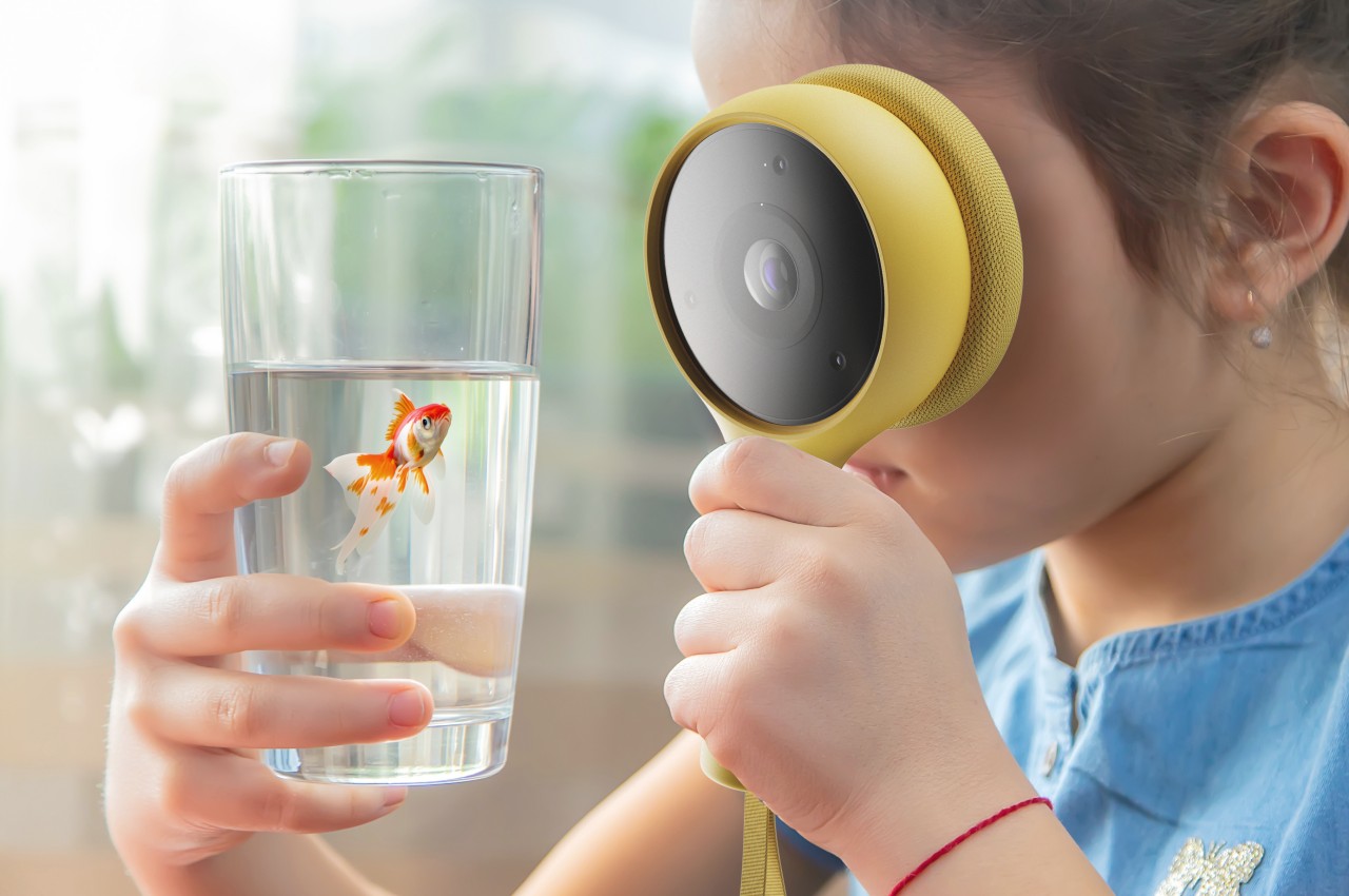 Mixed Reality Magnifying Glass for Kids Shows the World in a Different Light