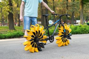 This Wheel-less Bicycle replaces the Rubber Tire with multiple Sandals and the results are… surprising