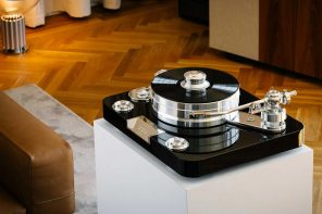 A turntable for picky audiophiles who crave high-end vinyl playback experience