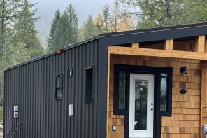 This Wooden Rugged Home Is Blessed With A Excellent Built-In Front Patio