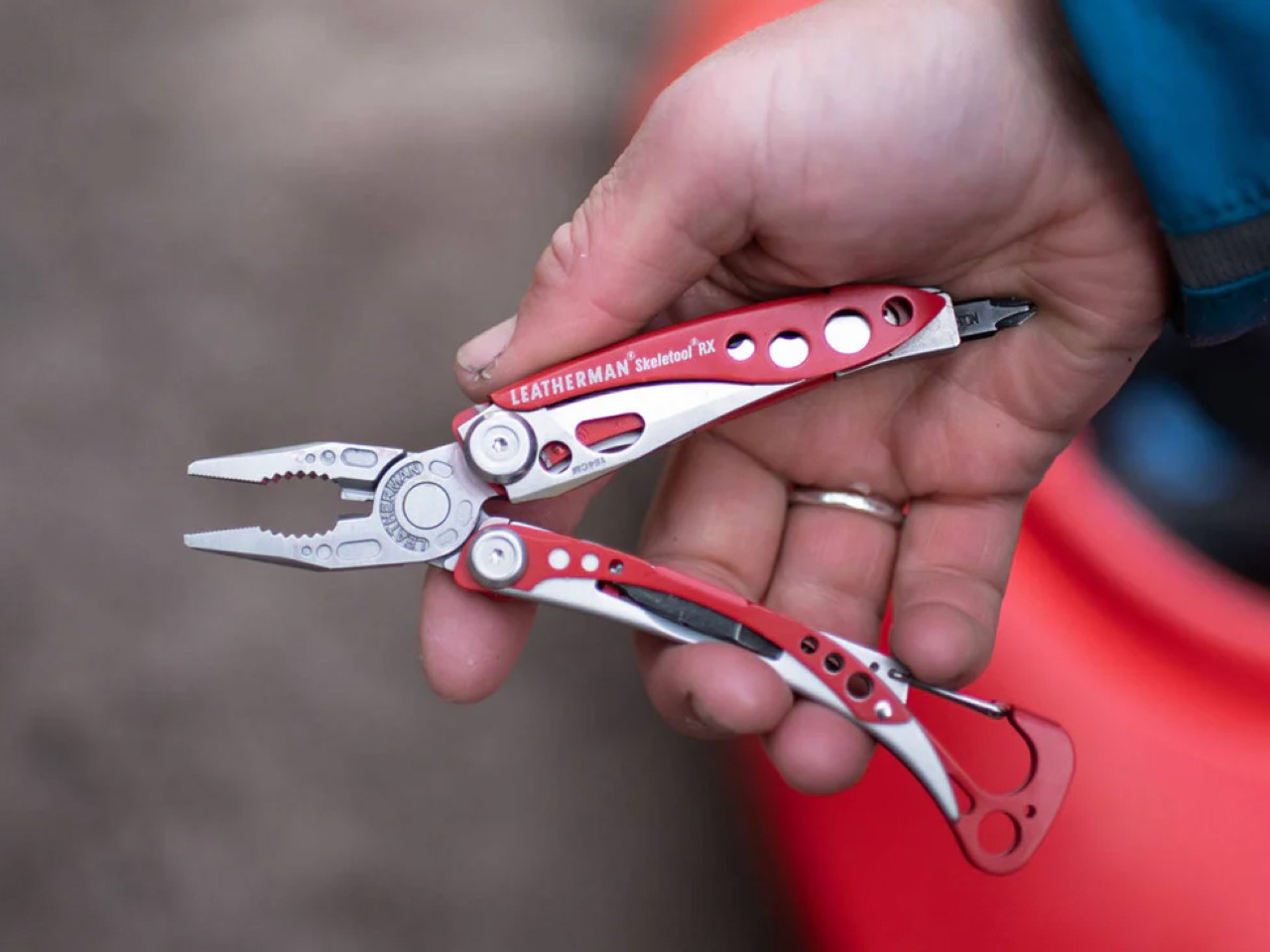 The Ultimate Emergency Multitool: Why First-Responders Love the Leatherman Skeletool RX