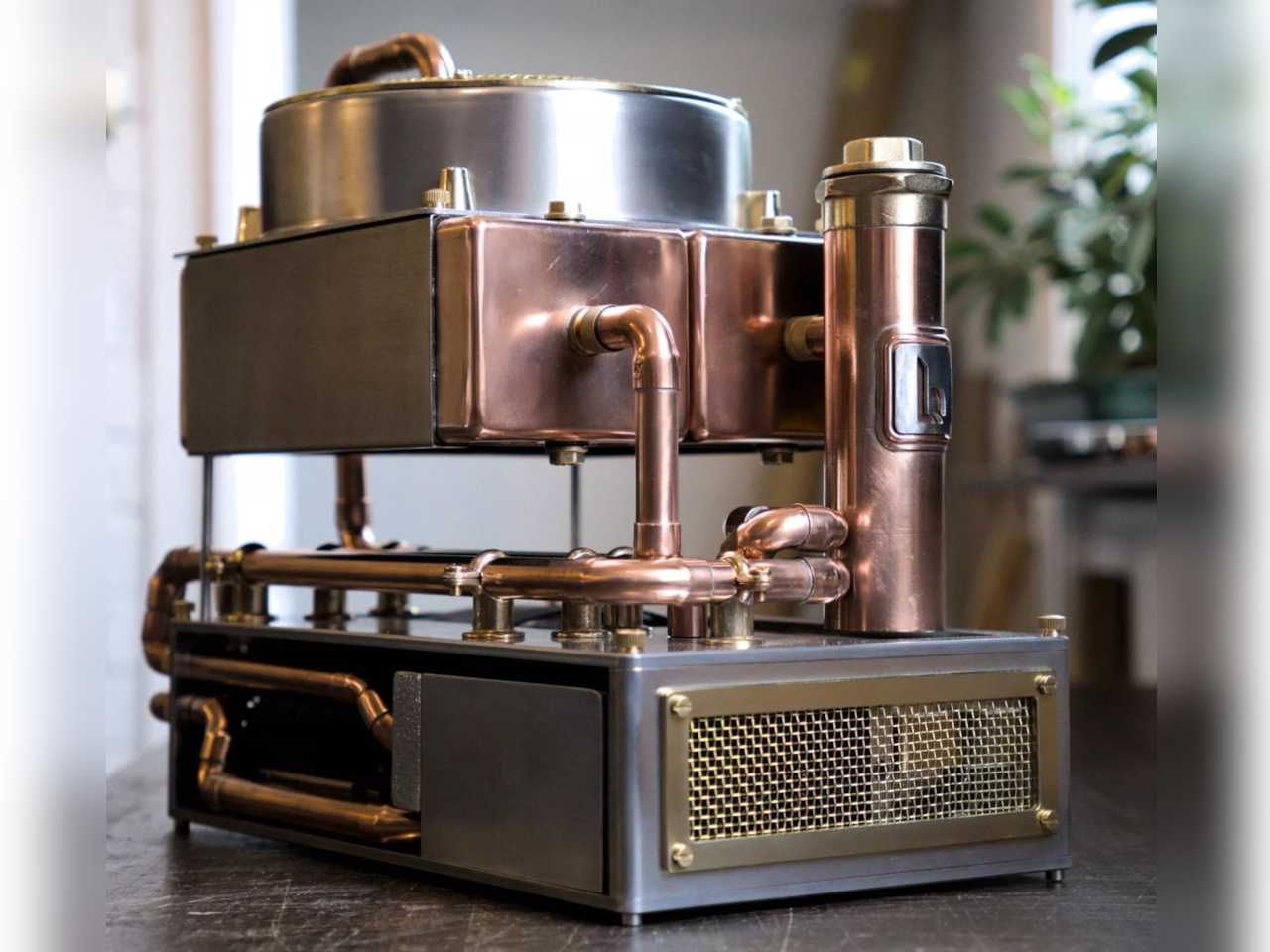 Copper water-cooled gaming PC mod gives off serious steampunk vibes